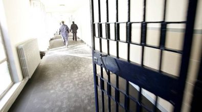 Agente schiaffeggiato da un detenuto nel carcere di Palmi: la denuncia dei sindacati