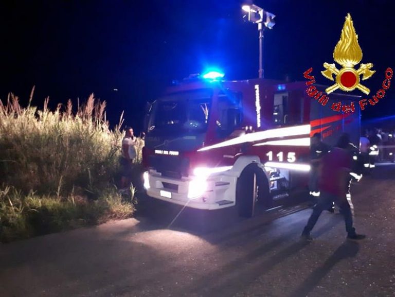 Incidente stradale a Polia, automobilista resta incastrato nell’auto