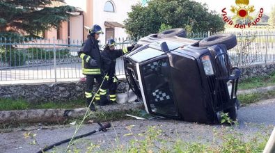 Incidente stradale nel Vibonese: auto si ribalta a Monte Poro