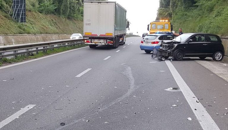 Incidente nel tratto vibonese dell’autostrada, lievemente ferita una 30enne