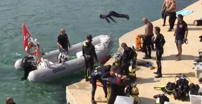 Per pulire gli oceani si può cominciare anche da Pizzo: l’iniziativa dei sub (VIDEO)