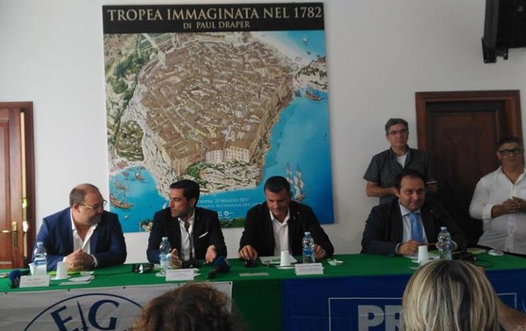 Turismo, il ministro Centinaio a Tropea: «Impensabile una Regione senza assessorato»