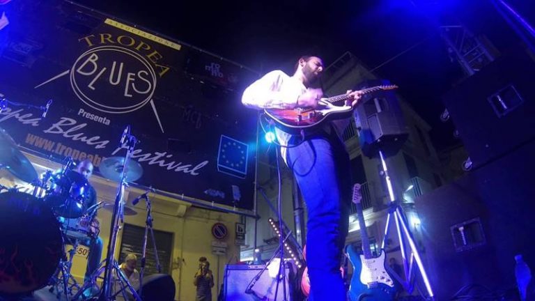 Tropea: il Blues Festival pronto a cambiare nome in “Blu Jazz”, infuriano le polemiche