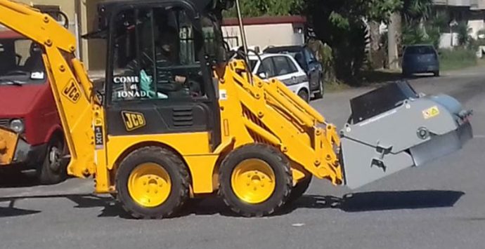 Ionadi, strade e fossi più puliti grazie ad un nuovo mezzo acquistato dal Comune