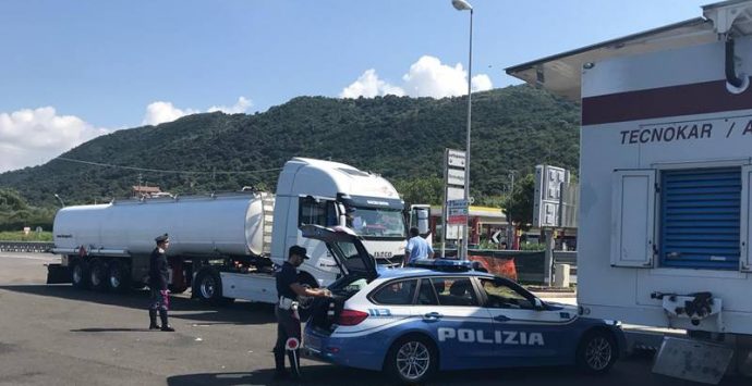 Alterava il cronotachigrafo del Tir con un telecomando, conducente sanzionato a Pizzo
