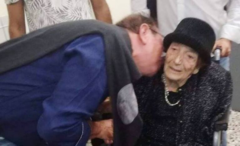 Donna Gilda, a 107 anni al seggio di Tropea per sostenere il figlio candidato