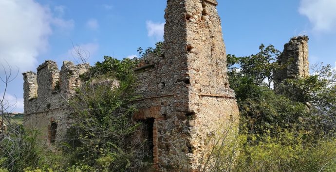 Rocca Angitola, l’ultimo respiro di una città con tremila anni di storia