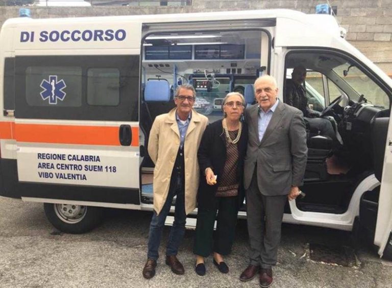 Due nuove ambulanze per l’Asp di Vibo Valentia