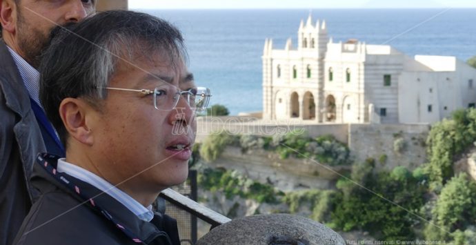 Tropea, arriva il ministro cinese: «Qui per rafforzare i rapporti commerciali»