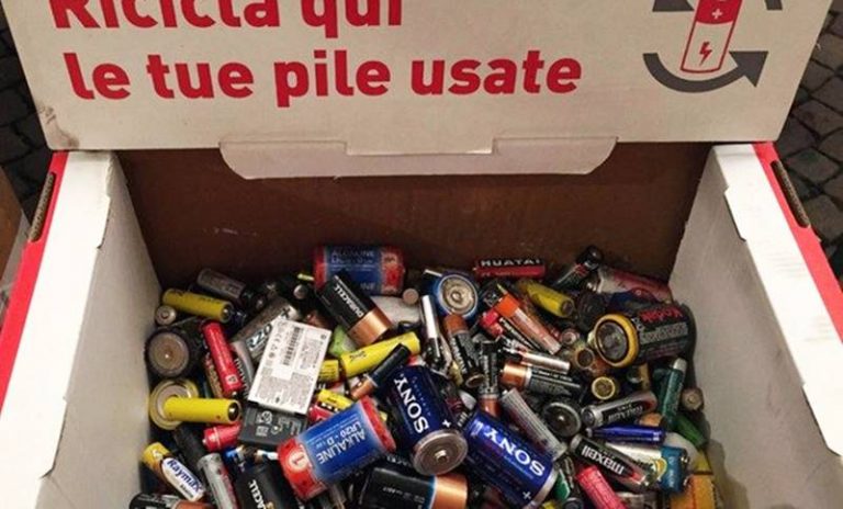 Raccolta pile usate, a Vibo parte la sfida tra le scuole