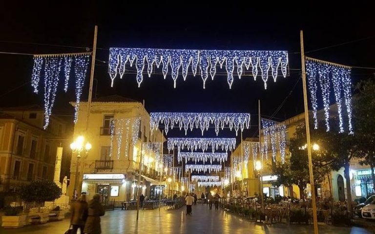 Pizzo si prepara alle festività natalizie: arrivano le luminarie