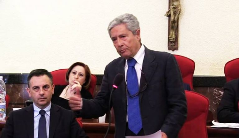 Crisi al Comune di Vibo, il sindaco Elio Costa azzera la Giunta