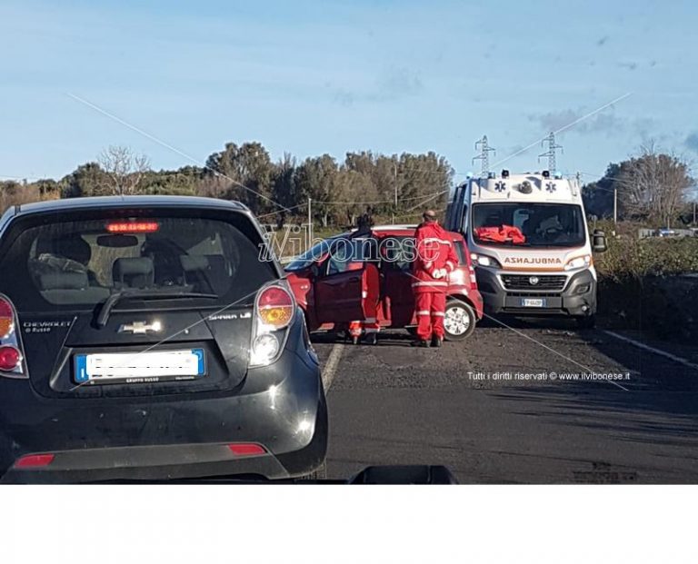 Incidente stradale fra Vibo e San Gregorio, ferita una donna