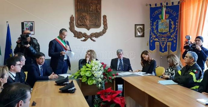 Il ministro Lezzi a Polia ferita dal maltempo: «In campo miliardi per arginare il dissesto» – Video
