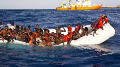 Migranti, 77 persone a bordo della Rise Above assegnate al porto di Vibo Marina