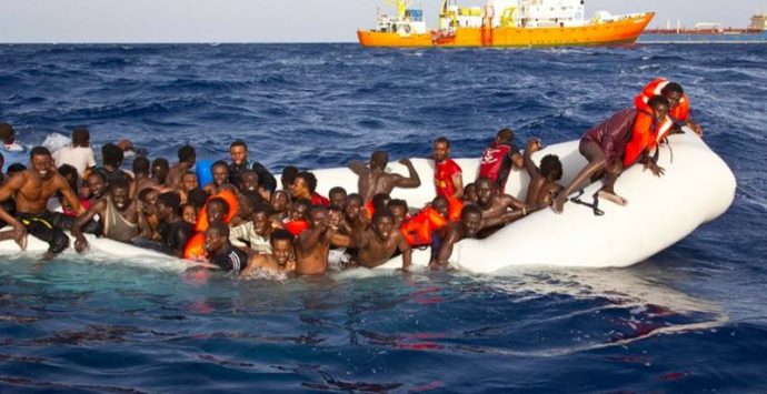 Migranti: in 48 sbarcano al porto di Vibo Marina, quattro i morti