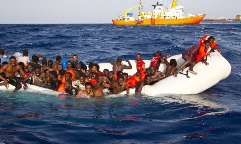 Migranti, 77 persone a bordo della Rise Above assegnate al porto di Vibo Marina