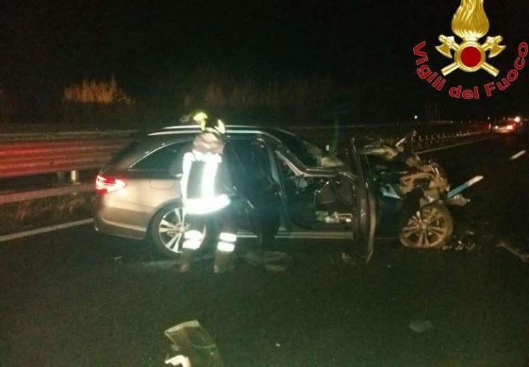 Incidente in autostrada fra Serre e Mileto, feriti i conducenti di due auto