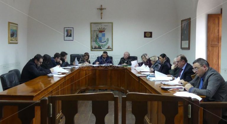 Tropea, in consiglio comunale è scontro su Palazzo Giffone