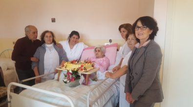 Mileto, la famiglia si stringe attorno a nonna Cattolica per i suoi 102 anni