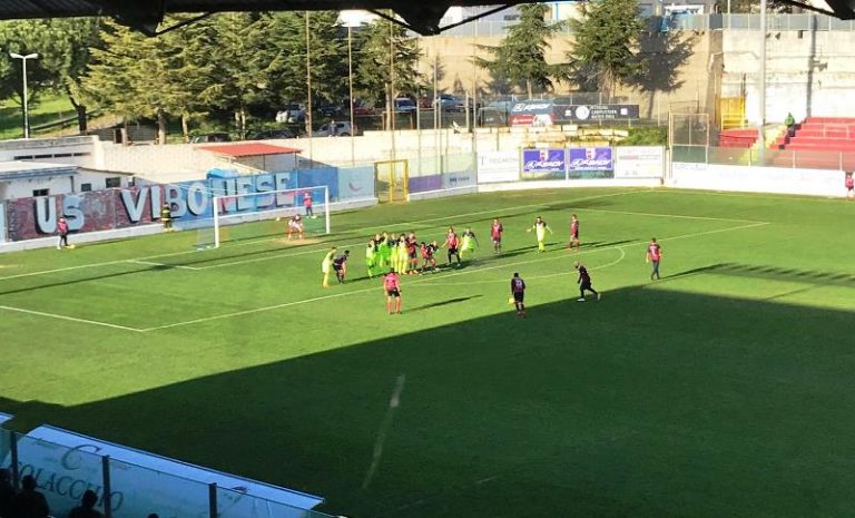 Calcio, al Razza Vibonese raggiunta dalla Casertana in pieno recupero