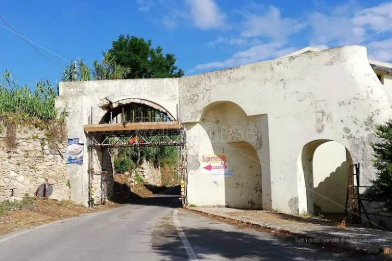 Briatico, al via la messa in sicurezza dell’arco del vecchio mulino
