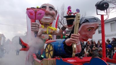 I colori del Carnevale invadono le strade di San Calogero – Video