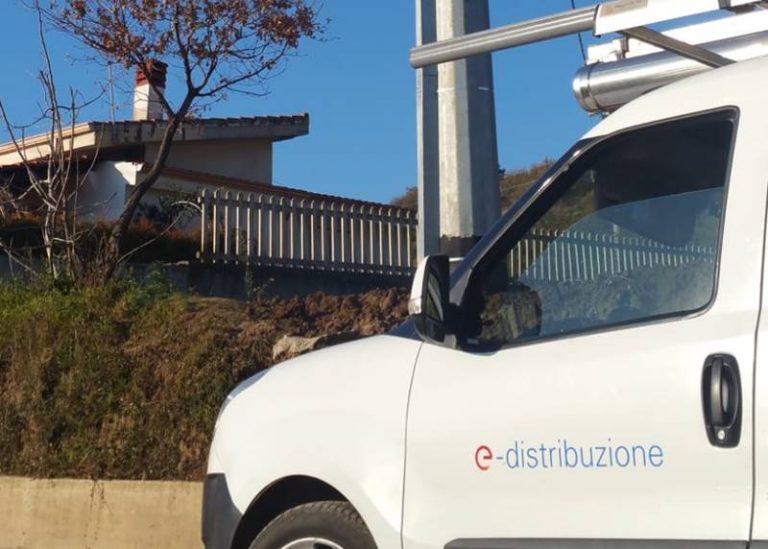 Ricadi, Enel installa una nuova linea elettrica in media tensione