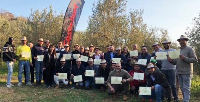 Filadelfia, un successo il corso di potatura delle piante da frutto