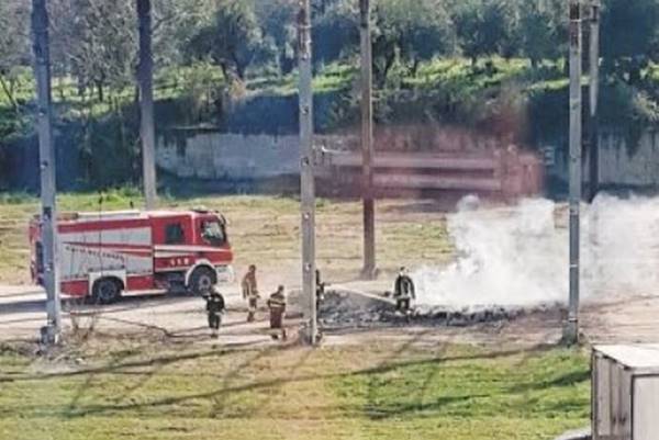 Intimidazione alla Cof di Porto Salvo, pedane e attrezzature distrutte da un incendio