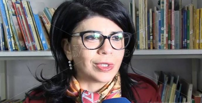 Maltrattamenti a scuola a Zungri, parla la dirigente: «Mai avuto sospetti» – Video