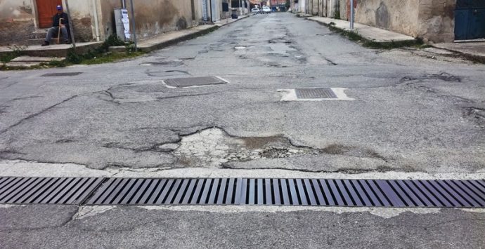 Strade colabrodo a Mileto, solo 70mila euro per intervenire