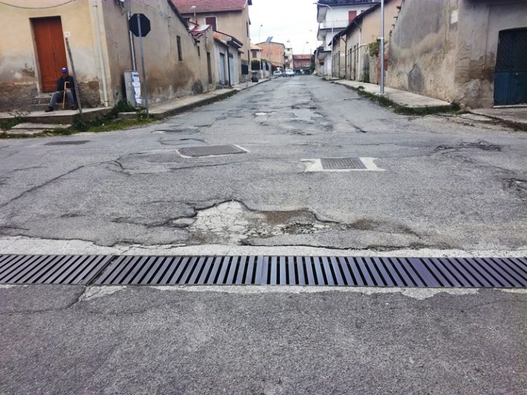 Strade colabrodo a Mileto, solo 70mila euro per intervenire