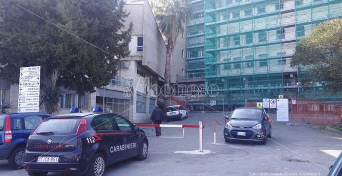 I carabinieri all'ospedale di Tropea