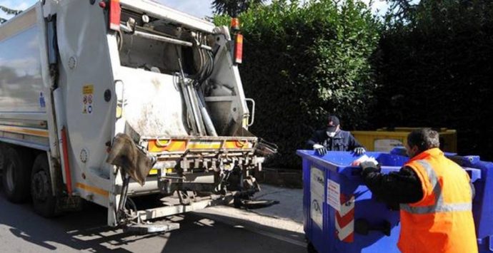 Raccolta rifiuti: lavoratori in agitazione a Briatico, Mileto e Sant’Onofrio