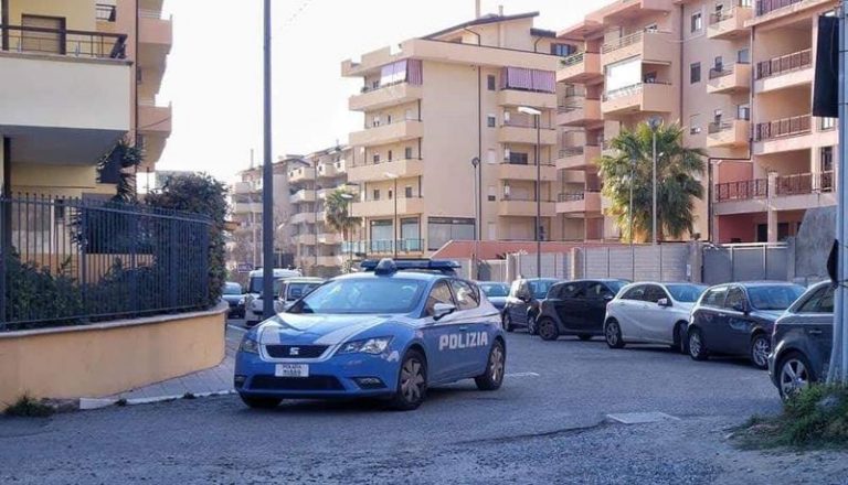 Follia a Reggio Calabria, uccide il padre a coltellate