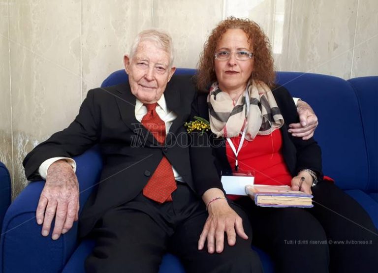 L’abbraccio tra Reginald Green e Maria Pia, salvata dal fegato di Nicholas – Video