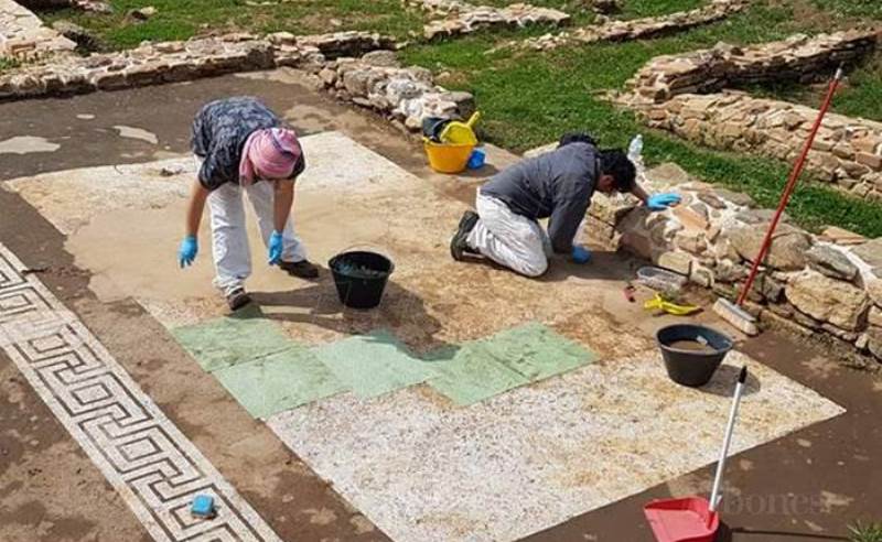 Volontari al lavoro al Parco di Sant'Aloe