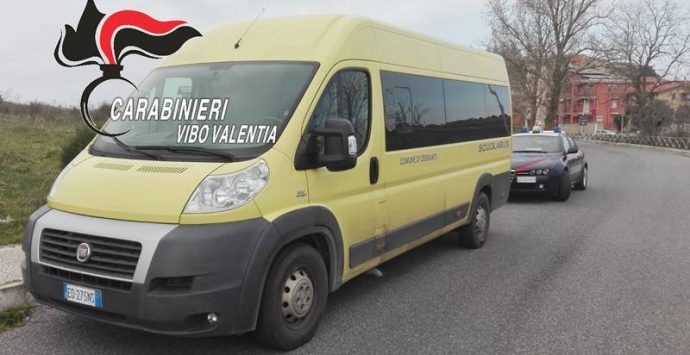 Cessaniti, scuolabus sequestrato dai carabinieri: era senza assicurazione