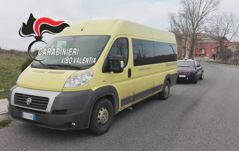 Cessaniti, scuolabus sequestrato dai carabinieri: era senza assicurazione