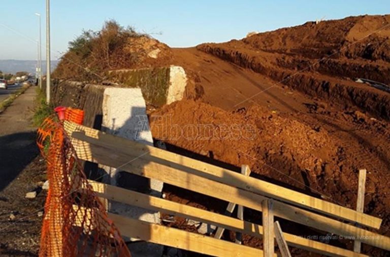 Nuovo ospedale di Vibo, i lavori per le opere complementari “invadono” l’area archeologica