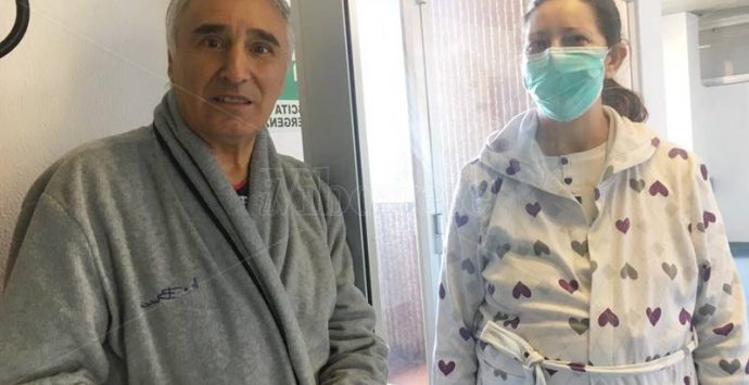 Dona un rene alla donna che ama: «Per me è stato un gesto naturale» – Video