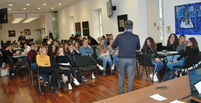 “Color lab”, l’alternanza scuola-lavoro che sprona i giovani all’autoimprenditorialità