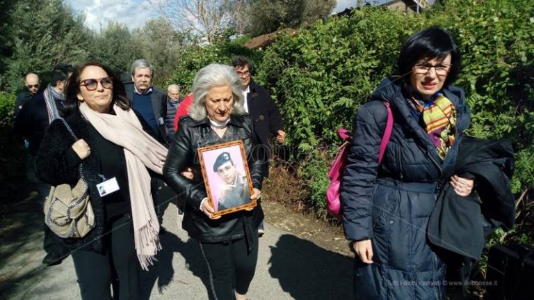 Un anno dall’autobomba, lacrime e commozione per Matteo Vinci a Limbadi – Video