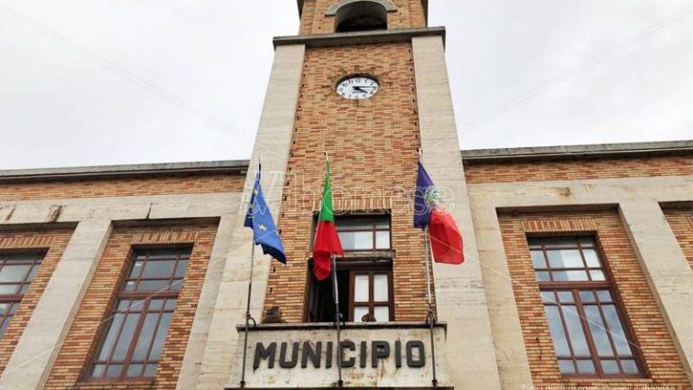 Bufera sul Comune di Vibo, la politica con le “spalle al muro”