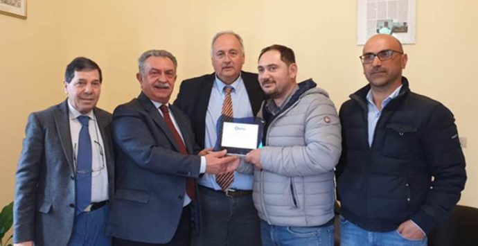 La Confesercenti Calabria premia un giovane barista di Dinami quale “simbolo di resilienza”