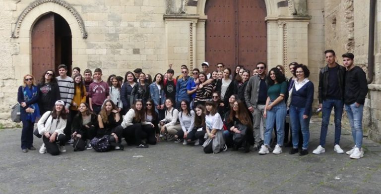 «Welcome to Vibo», gli studenti del liceo Berto ciceroni dei compagni greci – Video