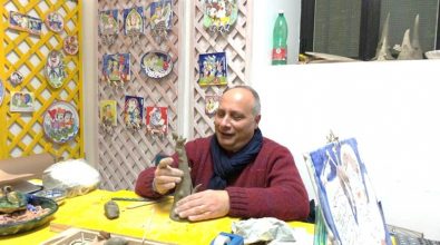 Pizzo, l’artista della ceramica che dà vita a miti e leggende marinare