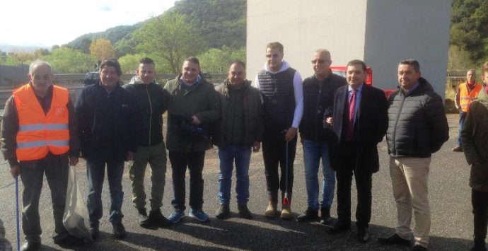 Oasi dell’Angitola, sinergia tra enti per ripulire le strade dai rifiuti