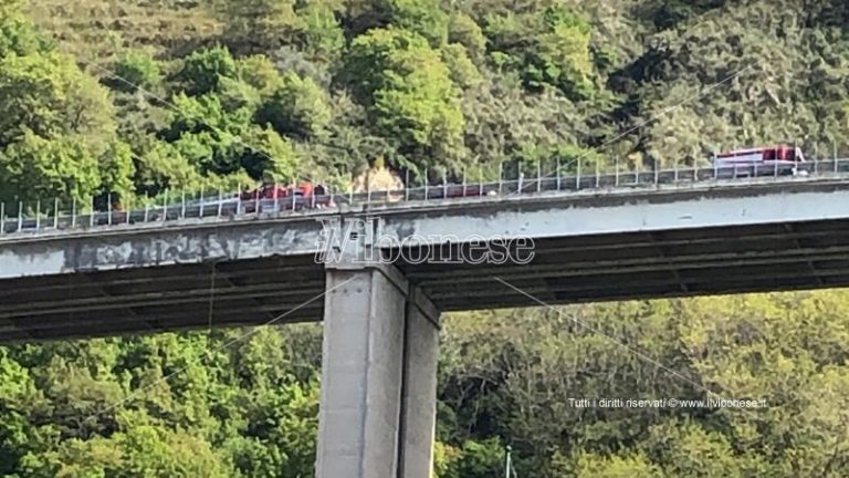 Dramma nel Vibonese, ancora un suicidio dal viadotto autostradale di Pizzo